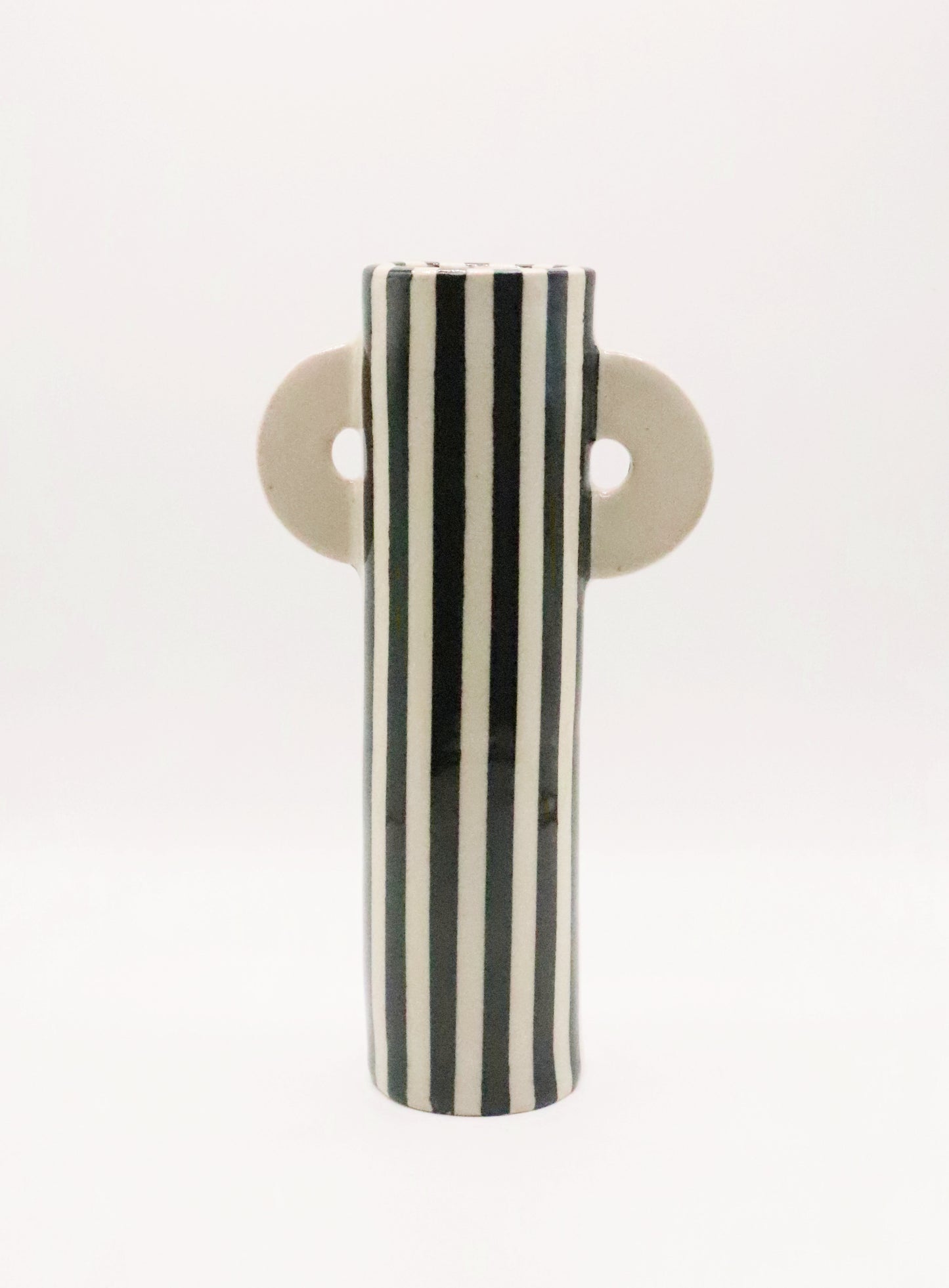 Vase en grès rayé noir